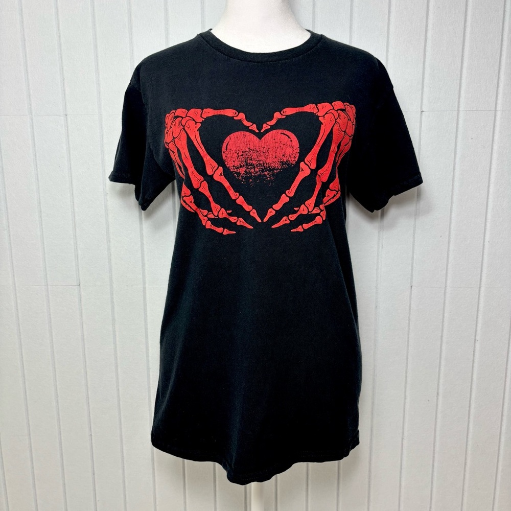 Neon Riot BlackShort Sleeve Tee Gothic Skeleton Heart Crop with Red Heart Design